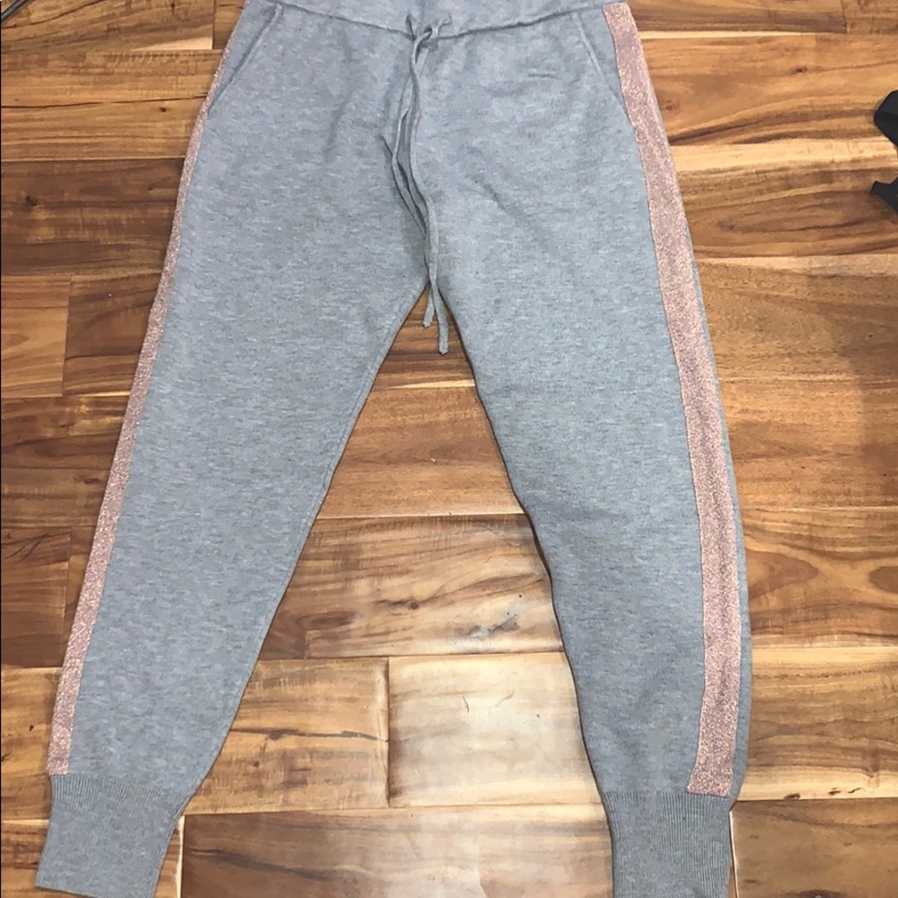 NWT William B gray sweats🤍